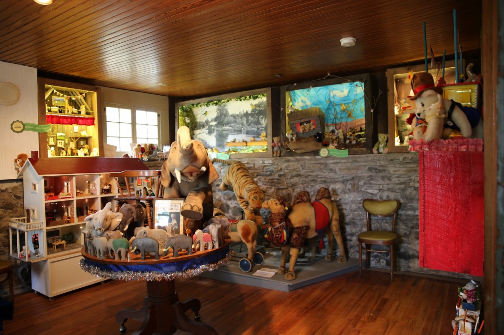 Teddy Bear Museum and Coffee Shop, Kingston, Ulster County, Hudson Valley,  NY